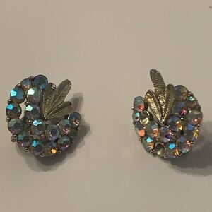 Cora Clip On Earrings Vintage‎